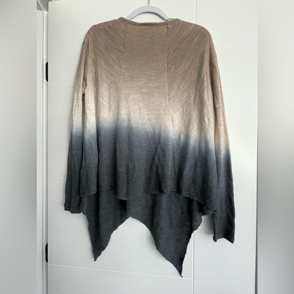 Young Fabulous & Broke V-Neck Poncho Style Ombre Top - Picture 2 of 3